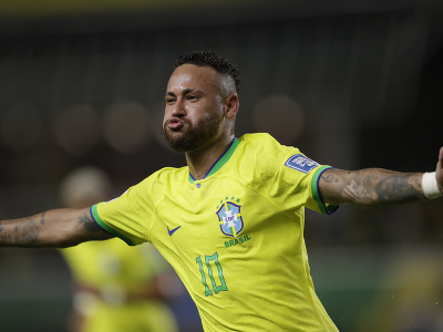 Neymar oslavuje strelený gól za Brazíliu