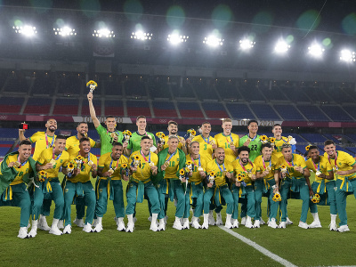 Futbalisti Brazílie oslavujú obhajobu olympijského zlata