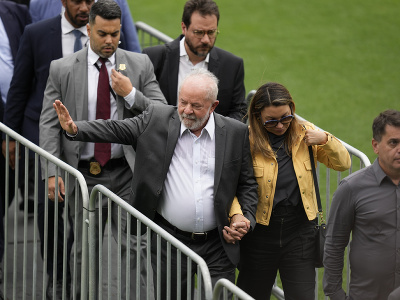 Brazílsky prezident Luiz Inácio Lula da Silva sa prišiel rozlúčiť s Pelém na štadión FC Stantos