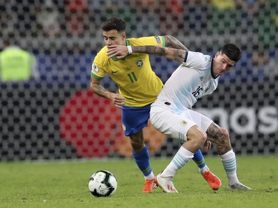 Philippe Coutinho v drese Brazílie
