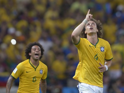 David Luiz oslavuje svoj