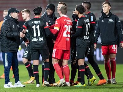 Bundesligový zápas poznačilo rasistické správanie voči hráčovi hostí Nadiemovi Amirimu