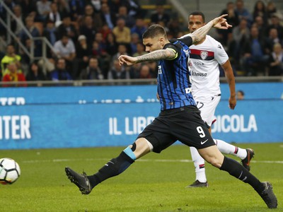Mauro Icardi strieľa gól milánskeho Interu