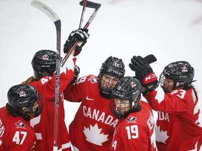 Gólové oslavy hokejistiek Kanady