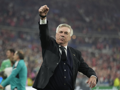 Oslavujúci Carlo Ancelotti