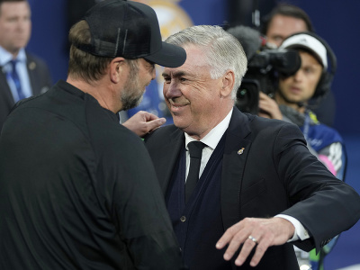 Carlo Ancelotti a Jürgen Klopp pred finálovým zápasom