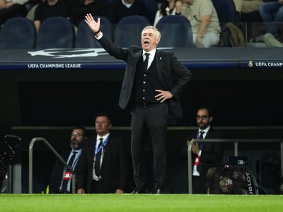 Carlo Ancelotti reaguje počas zápasu