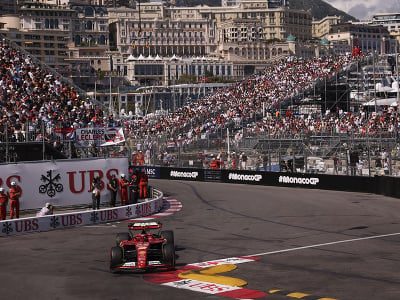 Carlos Sainz počas kvalifikácie na Veľkej cene Monaka