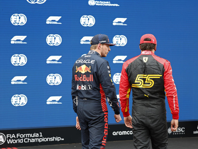Max Verstappen a Carlos Sainz po kvalifikácii