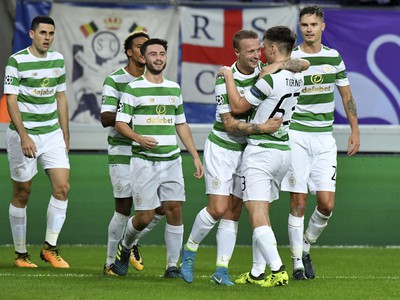 Hráči Celticu oslavujú gól