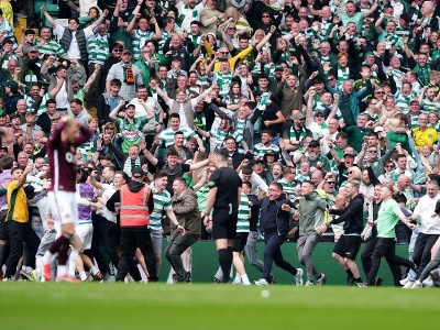 Celtic oslavuje zisk titulu