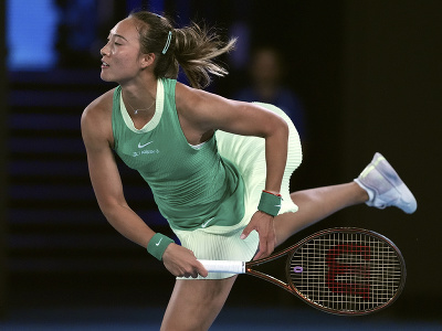 Čínska tenistka Čeng Čchin-wen počas semifinále Australian Open 2024