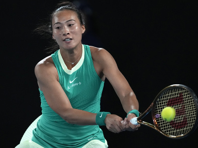 Čínska tenistka Čeng Čchin-wen počas semifinále Australian Open 2024