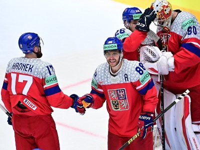 David Pastrňák (88) oslavuje