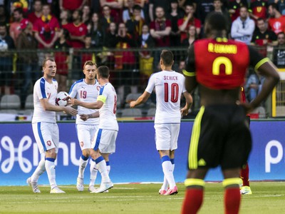 Hráči Česka sa tešia po góle