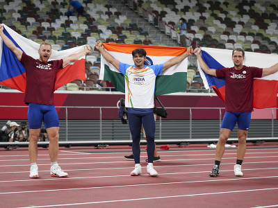 Neeraj Chopra vybojoval pre Indiu historicky prvé olympijské zlato v atletike