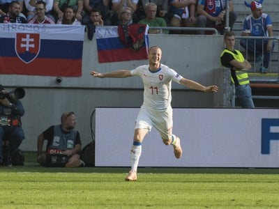 Na snímke Michael Krmenčík (Česko) sa raduje po strelení úvodného gólu