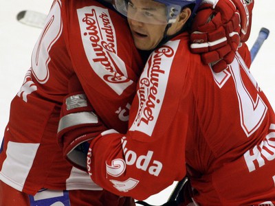 Jiří Hudler oslavuje gól