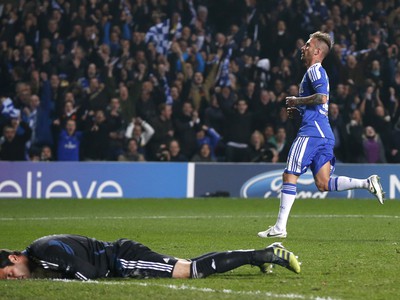 Raul Meireles spečatil postup Chelsea