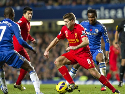Ramires, Luis Suárez a Steven Gerrard