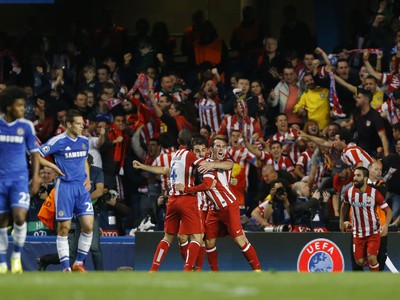 Momentka po vyrovnávajúcom góle Atletica Madrid v semifinále Ligy majstrov proti Chelsea