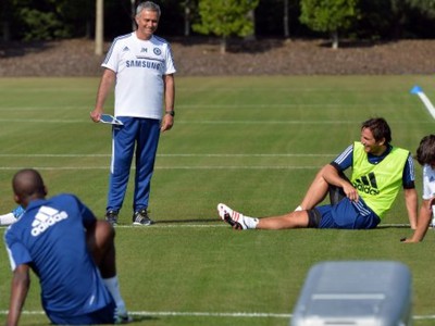 Futbalisti londýnskej Chelsea absolvovali prvý tréning pod vedením Mourinha
