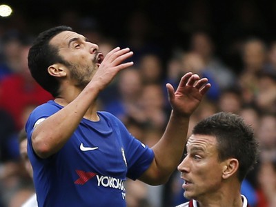 Frustrovaný Pedro po zahodenej šanci Chelsea