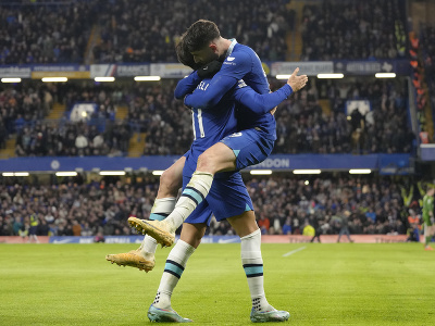 Kai Havertz a Joao Félix oslavujú gól Chelsea