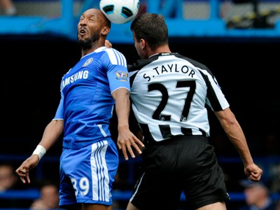 Nicolas Anelka a Steven Taylor