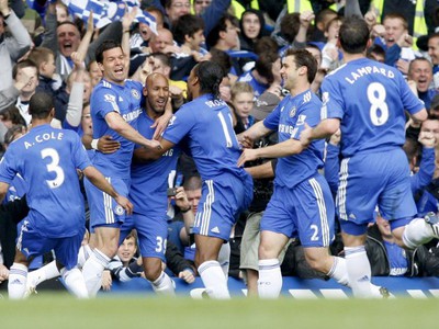 Radosť hráčov Chelsea po góle