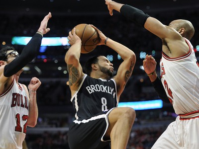 Kirk Hinrich (vľavo) a