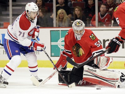 Corey Crawford blokuje puk Louisa Leblanca z Montrealu