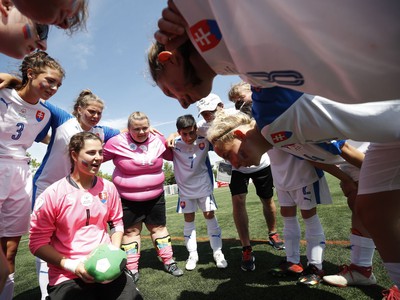 Slovenké futbalistky zvíťazili vo všetkých zápasoch a trofej im patrí zaslúžene