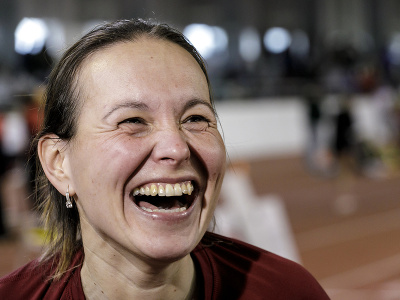 Na snímke slovenská reprezentantka v chôdzi Mária Katerinka Czaková sa usmieva pred pretekom na 5000 metrov na Halových majstrovstvách Slovenska v chôdzi v Bratislave 
