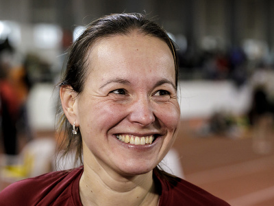 Na snímke slovenská reprezentantka v chôdzi Mária Katerinka Czaková sa usmieva po pretekoch na 5000 metrov na Halových majstrovstvách Slovenska v chôdzi v Bratislave