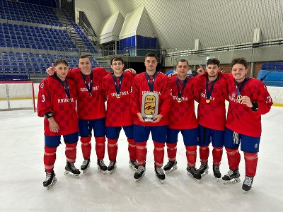 Hokejisti Chorvátska s trofejou