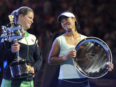 Finalistky Australian Open 2011 s trofejami