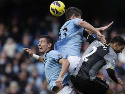 Clint Dempsey, Matija Nastasič a Aleksander Kolarov