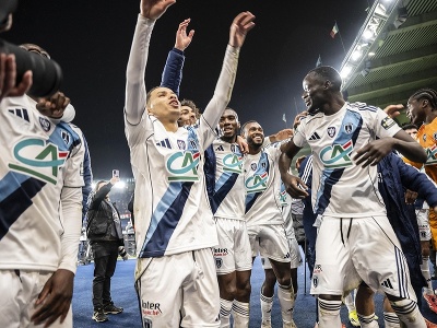 Oslavujúci futbalisti Paríža FC