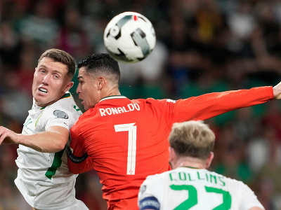 Dara O'Shea v hlavičkovom