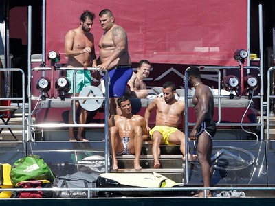 Cristiano Ronaldo si užíva chvíle voľna s kamarátmi na Ibize
