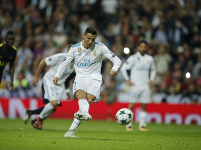 Cristiano Ronaldo premieňa pokutový kop