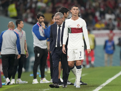 Cristiano Ronaldo opúšťa ihrisko