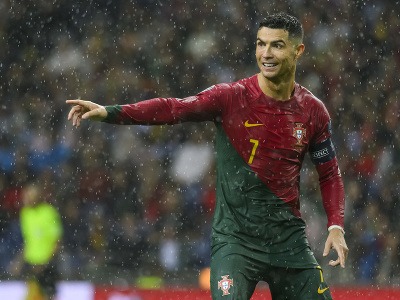 Cristiano Ronaldo (Portugalsko) počas zápasu so Slovenskom