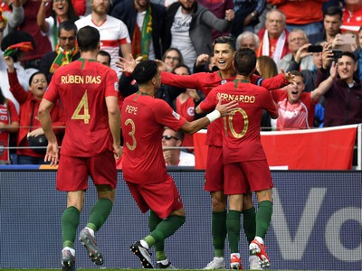 Cristiano Ronaldo a jeho gólové oslavy so spoluhráčmi