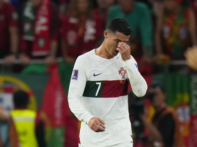 Sklamaný Cristiano Ronaldo opúšťal ihrisko v slzách