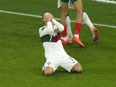 Frustrovaný Cristiano Ronaldo po zahodenej šanci v závere zápasu