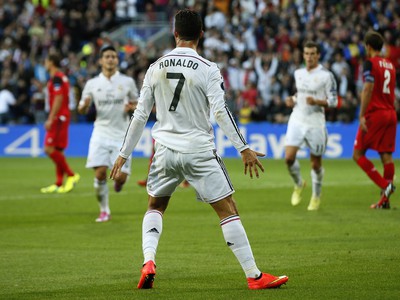 Cristiano Ronaldo oslavuje prvý gól v súboji o Superpoháru