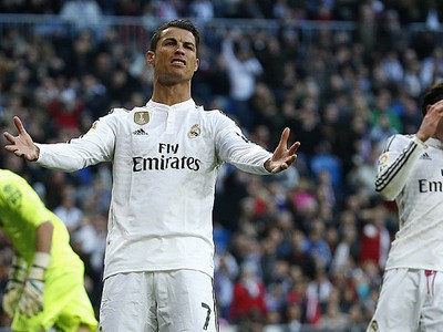 Nahnevaný Cristiano Ronaldo potom, čo od Balea nedostal prihrávku