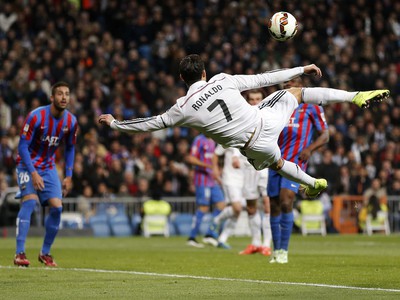 Cristiano Ronaldo a jeho efektný pokus